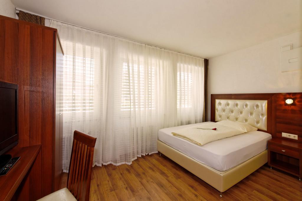Zum Ziel Hotel Grenzach-Wyhlen Bei Basel Δωμάτιο φωτογραφία